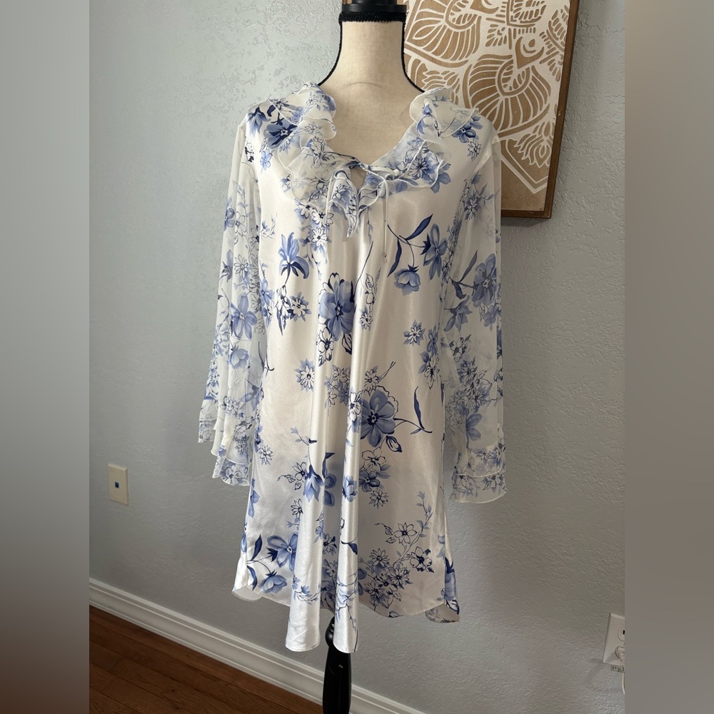 Oscar de la Renta Pink Label Satin Nightgown Blue and White Floral